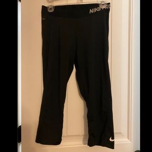 Nike Pro Capris